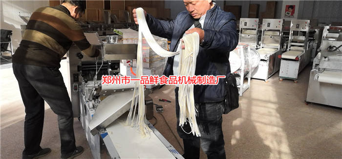 客戶(hù)學(xué)習(xí)操作設(shè)備