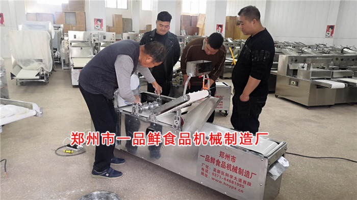 師傅講解操作要領 師傅講解操作要領